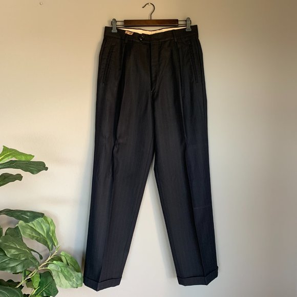 Mens double-breasted pinstripe suit - Picture 2 of 2